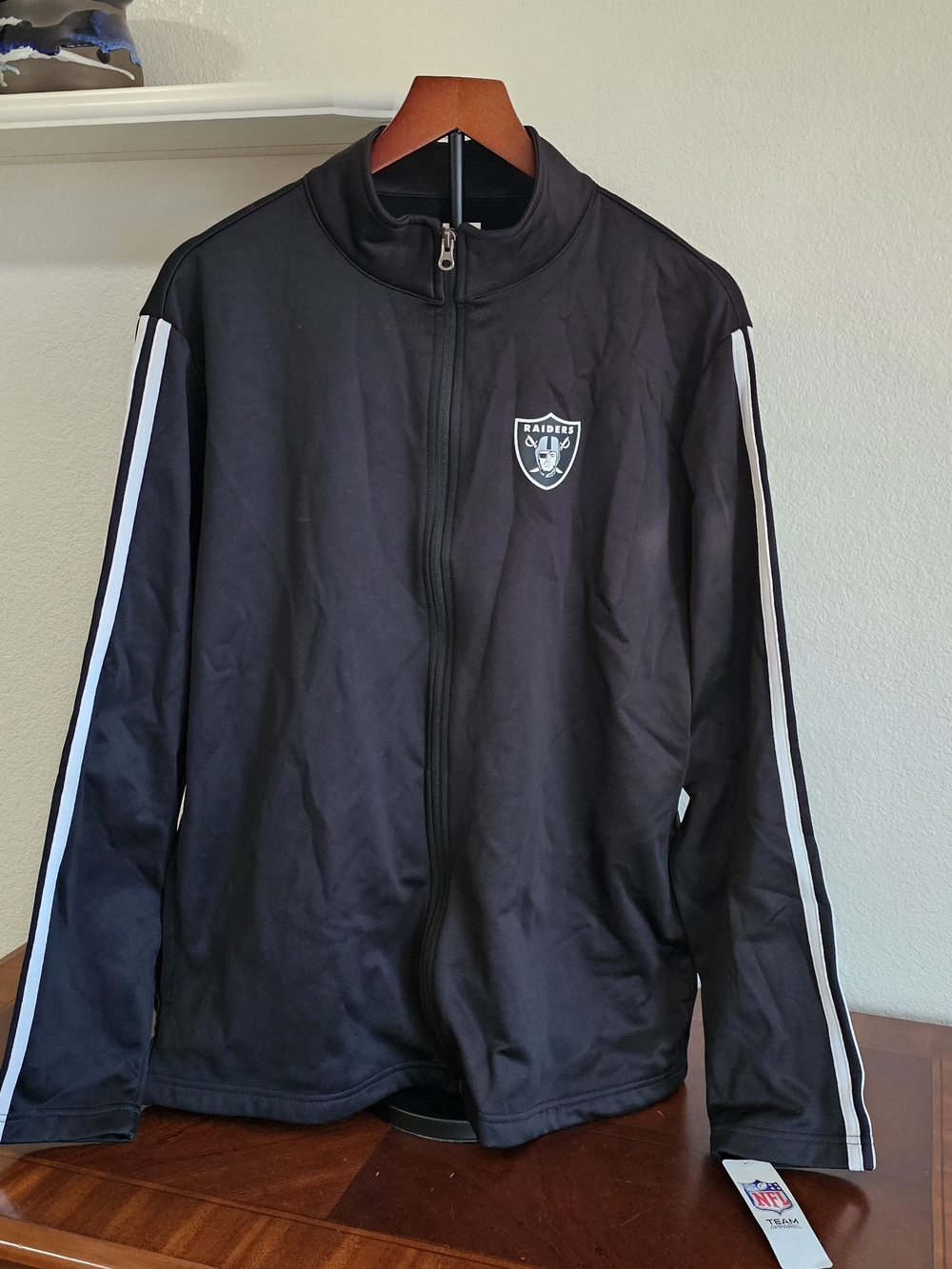 NWT Las Vegas  Riders NFL Team Apparel Full-Zip Track Jacket, Large
